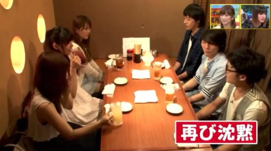 接吻测试成为日本相亲节目的新爆点，女嘉宾的表现能否拯救节目？